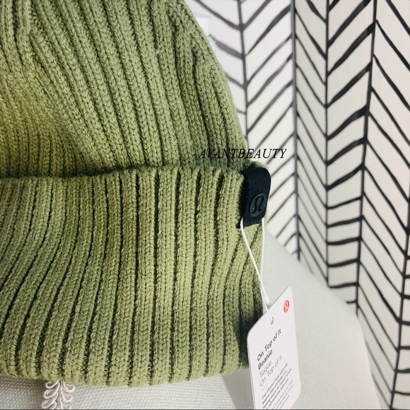 🔸 Lululemon on top of it beanie HLND Green OS - Picture 2 of 10